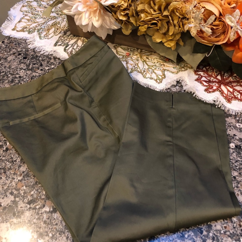 NWT Coldwater Creek Cropped Capris Natural Fit Size 6